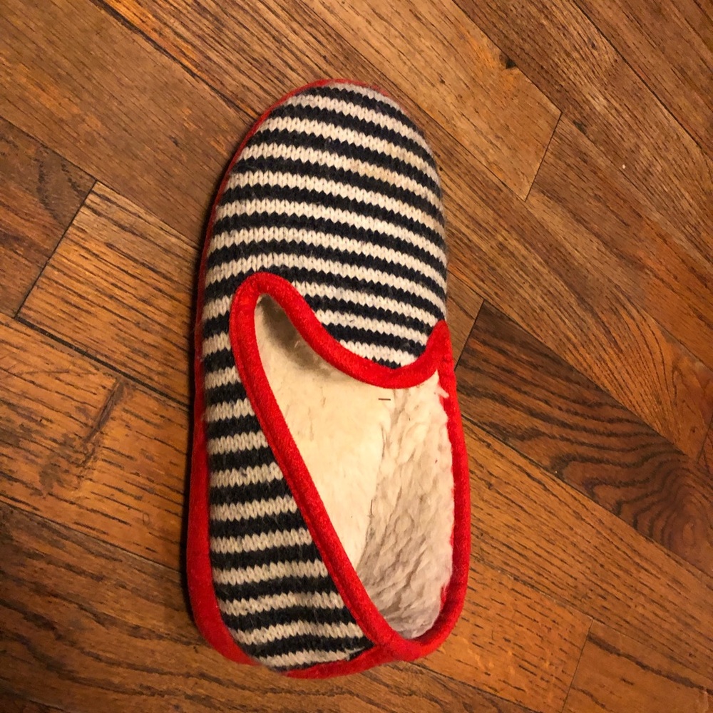 ISO GAP slippers